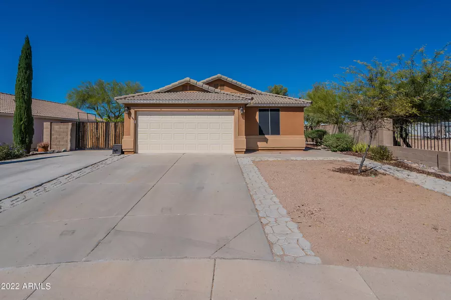 1124 W 3RD Avenue, Apache Junction, AZ 85120