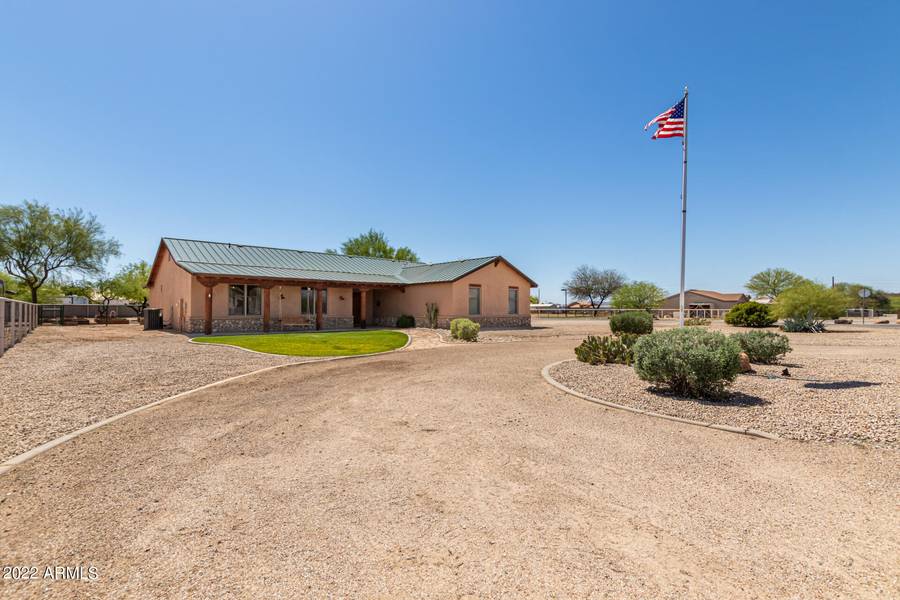 34705 N CALLE FLORES Road, San Tan Valley, AZ 85140