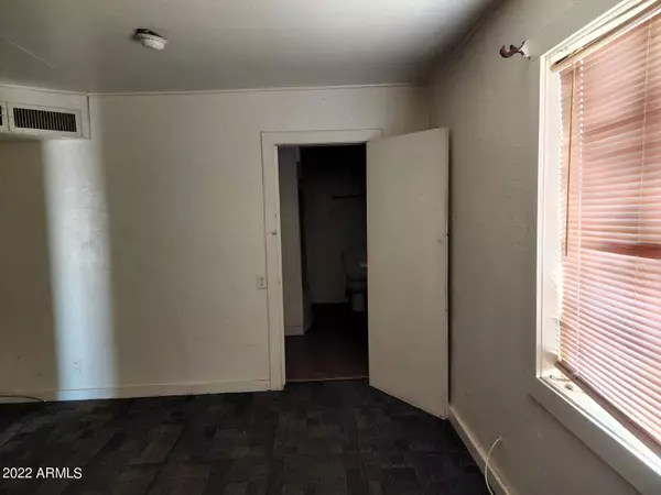 Phoenix, AZ 85009,2434 W MOHAVE Street