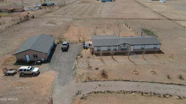 1055 W Lingor Lane, Paulden, AZ 86334