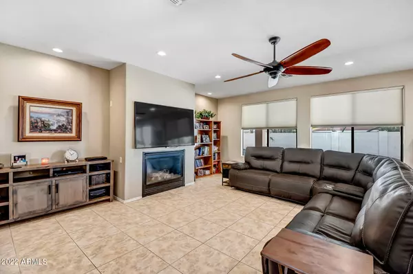 Phoenix, AZ 85083,5915 W RUNNING DEER Trail