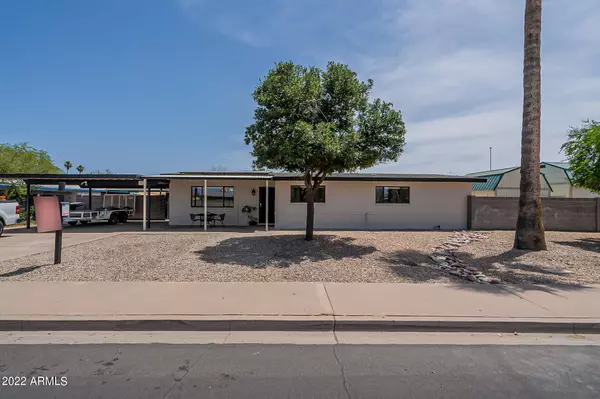 223 N Longmore --, Mesa, AZ 85201