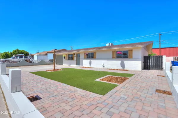 154 E GARNET Avenue, Mesa, AZ 85210