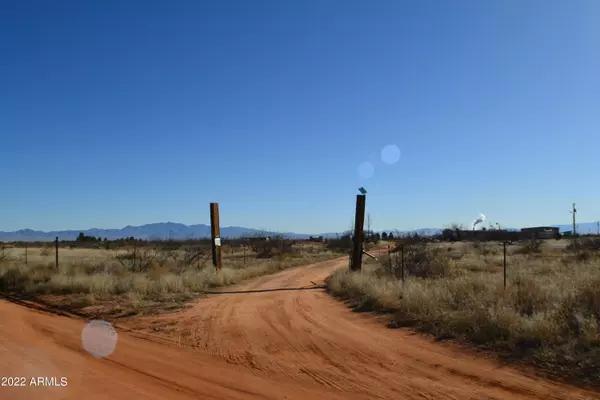 3752 N Golden Rule Road, Cochise, AZ 85606