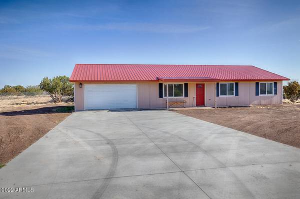 Show Low, AZ 85901,2590 ELK RUN Loop