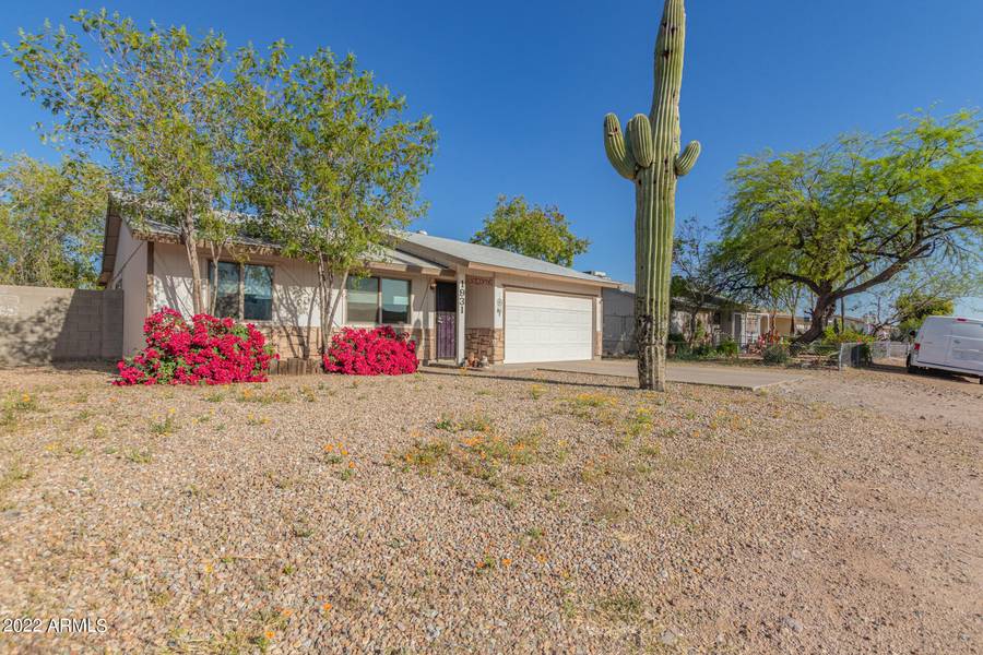 1931 S APACHE Drive, Apache Junction, AZ 85120