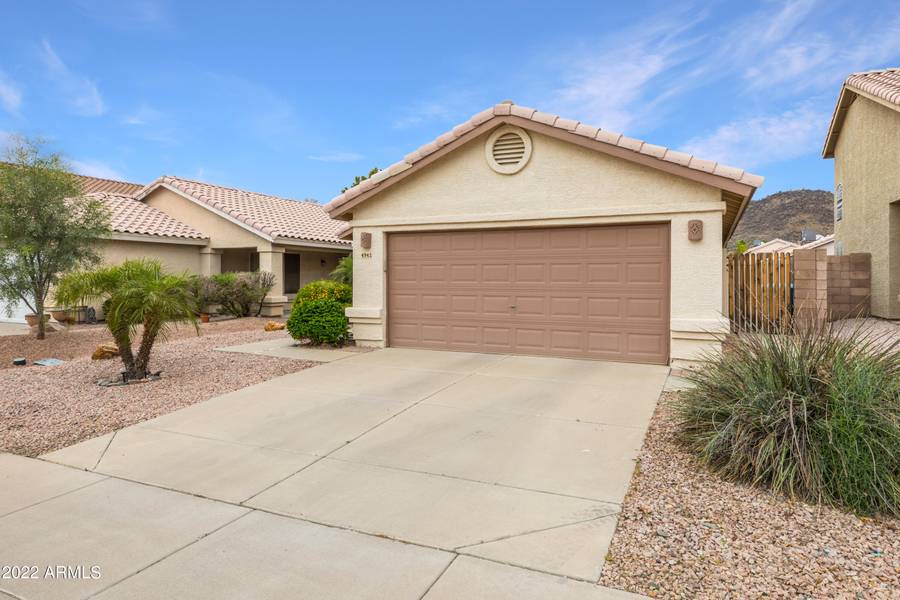 4942 W WIKIEUP Lane, Glendale, AZ 85308