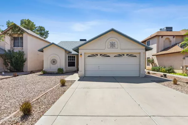 3843 W WHITTEN Street, Chandler, AZ 85226