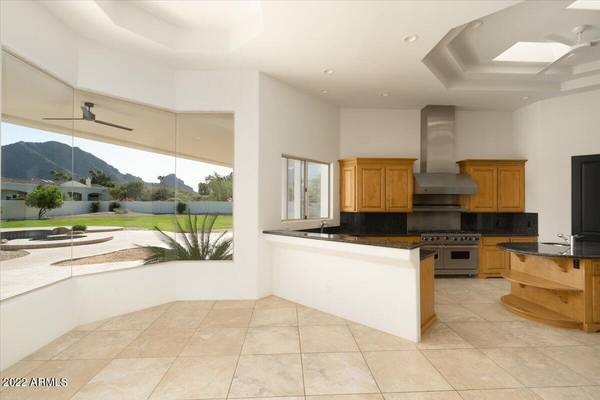 Paradise Valley, AZ 85253,6443 E MALCOMB Drive