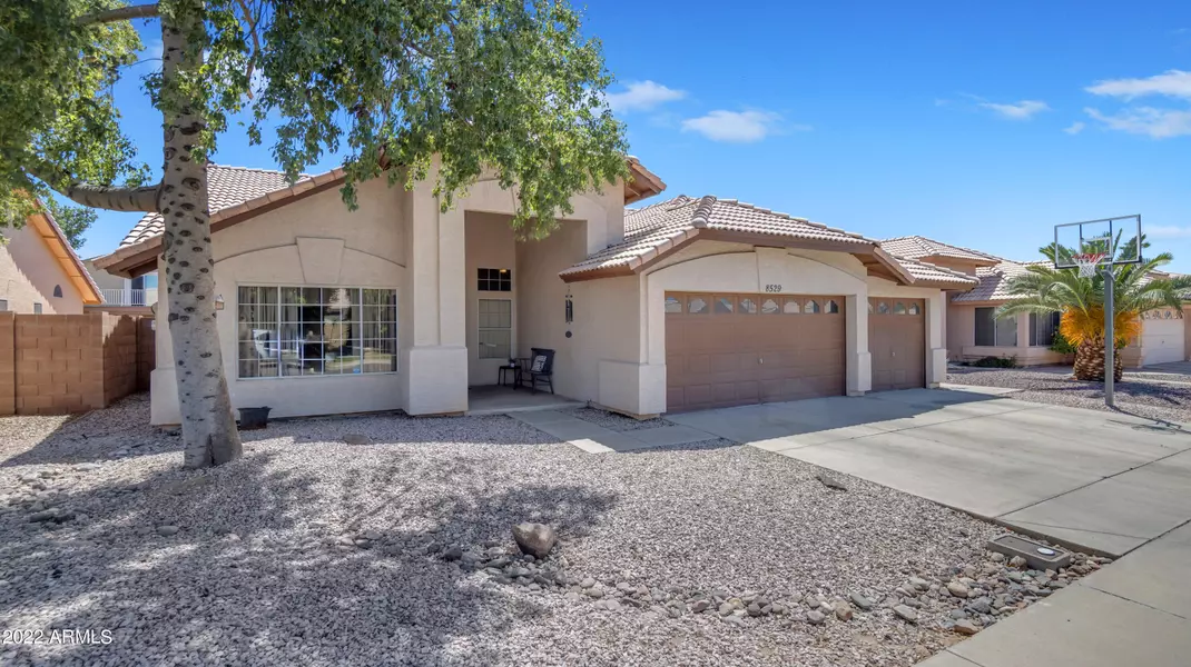 8529 W WILLOW Avenue, Peoria, AZ 85381