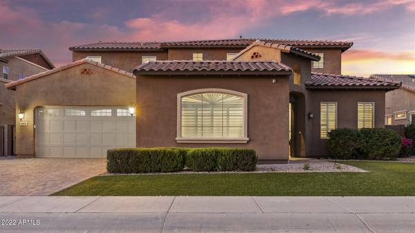 3490 E PENEDES Drive, Gilbert, AZ 85298