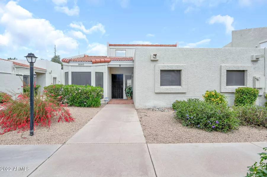 3060 E CANNON Drive, Phoenix, AZ 85028