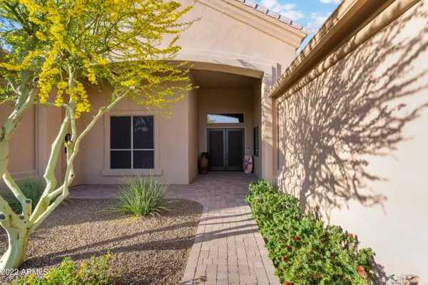 946 E DESERT FLOWER Lane, Phoenix, AZ 85048