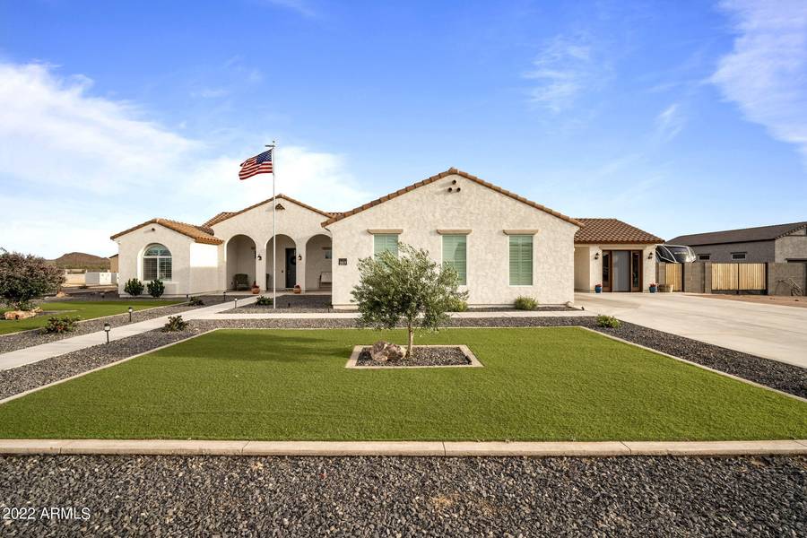 357 W HAXTUN Street, San Tan Valley, AZ 85143