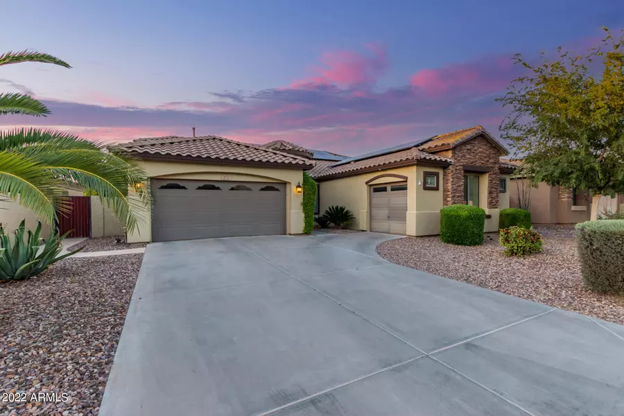 2170 E IRIS Drive, Chandler, AZ 85286