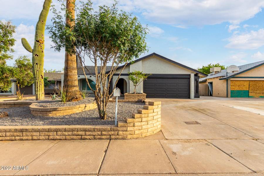 4007 E APOLLO Road, Phoenix, AZ 85042