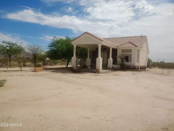 15725 W BELMONT Drive, Casa Grande, AZ 85194