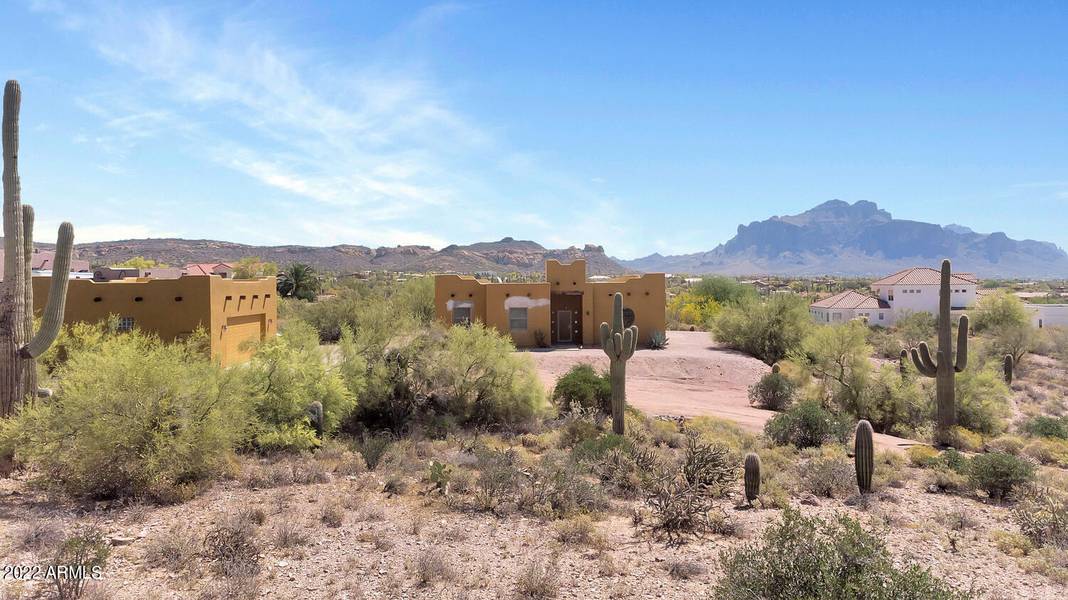 5255 N IDAHO Road, Apache Junction, AZ 85119