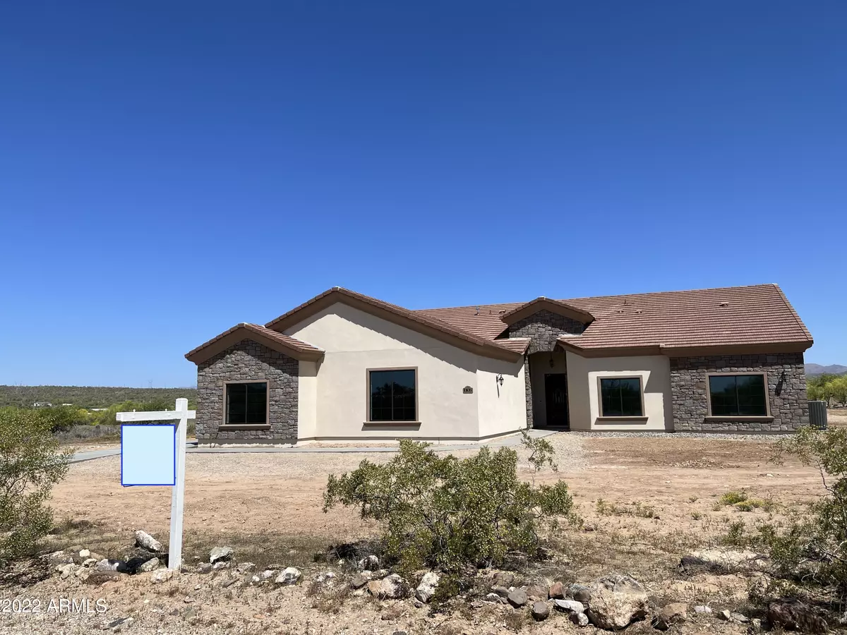 New River, AZ 85087,132 W Circle Mountain Road