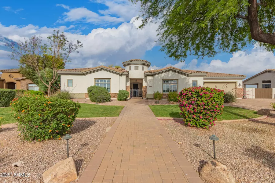 597 S PARKCREST Street, Gilbert, AZ 85296