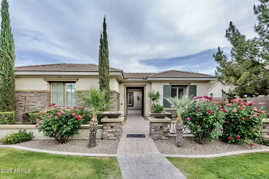 513 W COCONINO Place, Chandler, AZ 85248