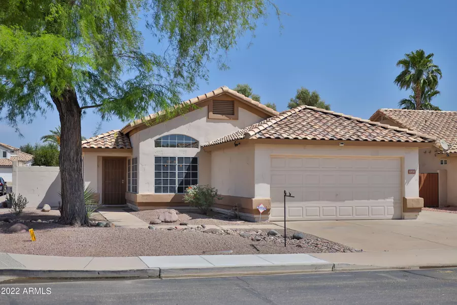 6930 W VIA DEL SOL Drive, Glendale, AZ 85310