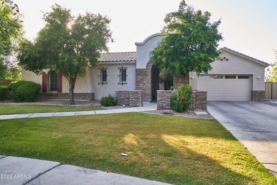 2700 E Flower Court, Gilbert, AZ 85298