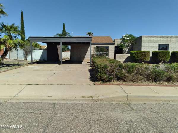 551 SAVANNA Drive, Sierra Vista, AZ 85635