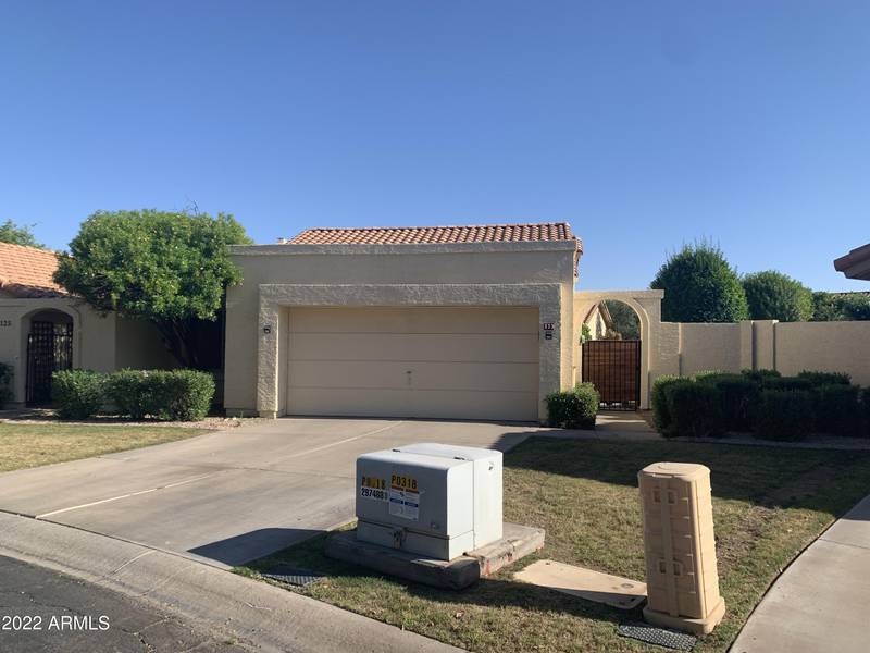 133 W RANCH Road, Tempe, AZ 85284