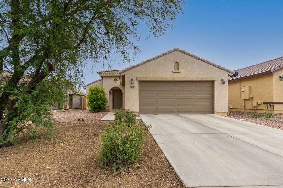 887 W DESERT SEASONS Drive, San Tan Valley, AZ 85143