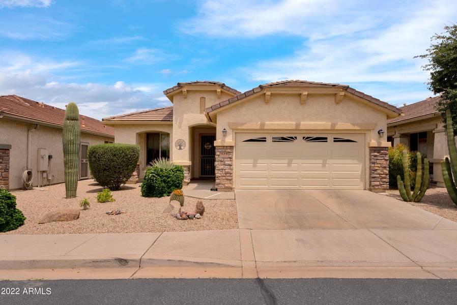 584 W TWIN PEAKS Parkway, San Tan Valley, AZ 85143