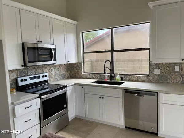 Phoenix, AZ 85044,3927 E SHOMI Street