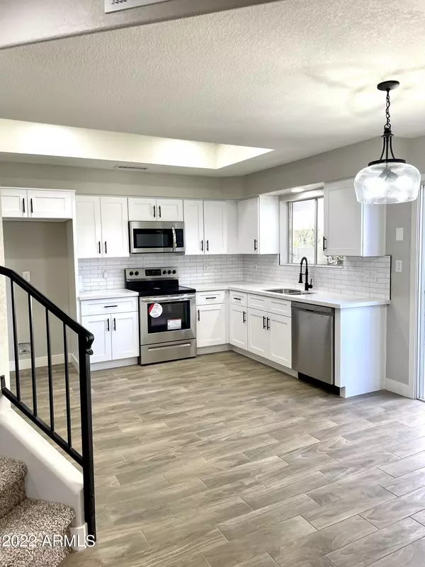 Phoenix, AZ 85044,8829 S 51st Street #2