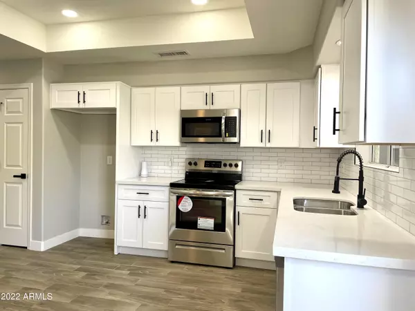 Phoenix, AZ 85044,8829 S 51st Street #2