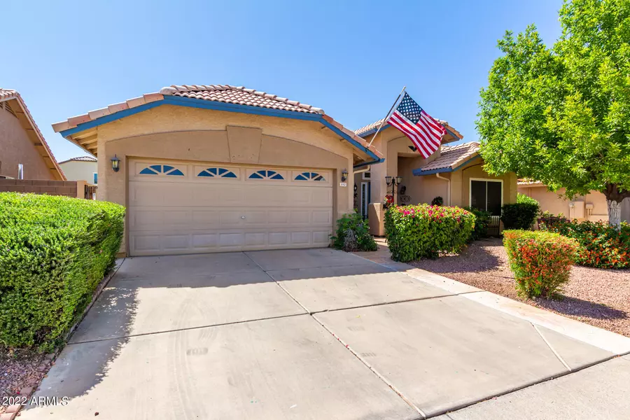 332 S BRONCO Lane, Gilbert, AZ 85233