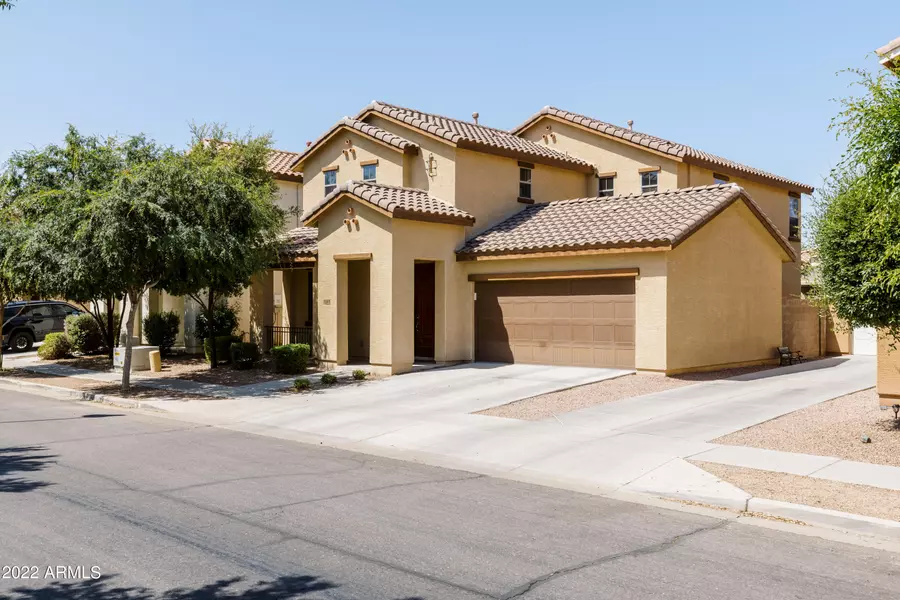 2060 S MARTINGALE Road, Gilbert, AZ 85295