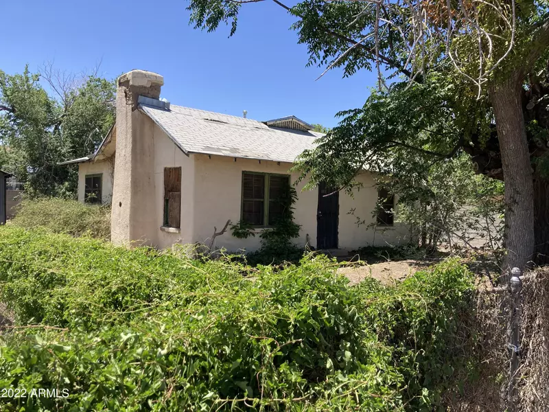 217 W 4TH Street, Safford, AZ 85546