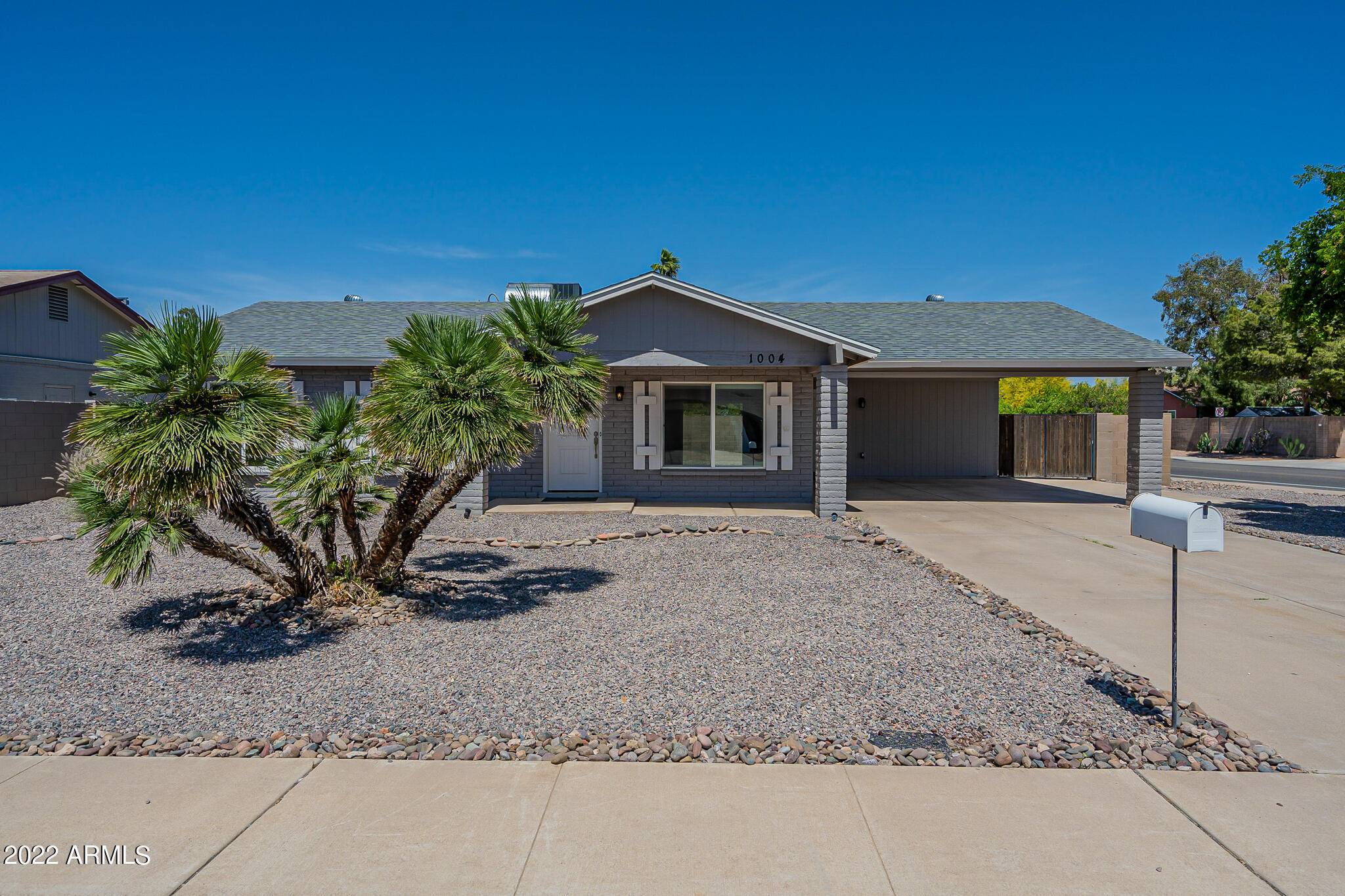 1004 W Fogal Way, Tempe, AZ 85282