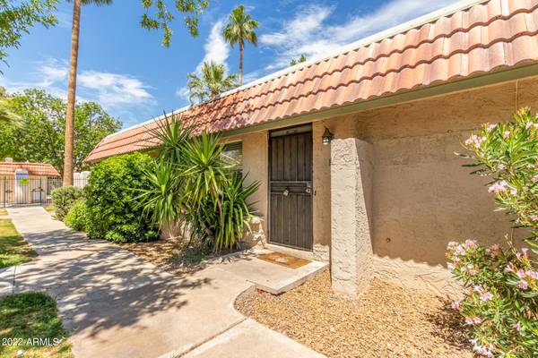 Tempe, AZ 85283,5628 S CLAMBAKE BAY Court #B