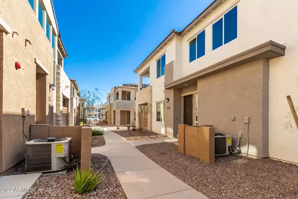 Gilbert, AZ 85297,749 E FURNESS Drive #202