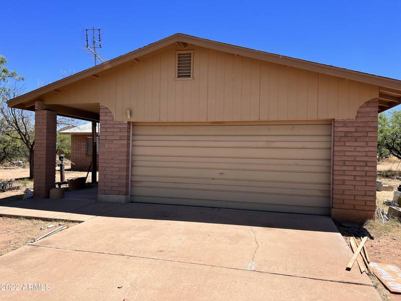 6267 S BURRO Drive, Hereford, AZ 85615