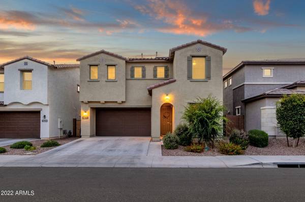 4748 E OLIVE Avenue, Gilbert, AZ 85234