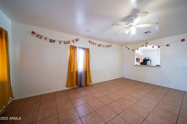 Phoenix, AZ 85041,719 W SAINT KATERI Avenue