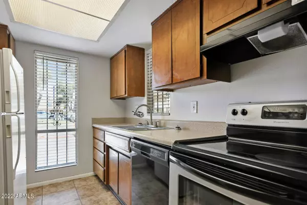 Tempe, AZ 85283,5265 S HAZELTON Lane