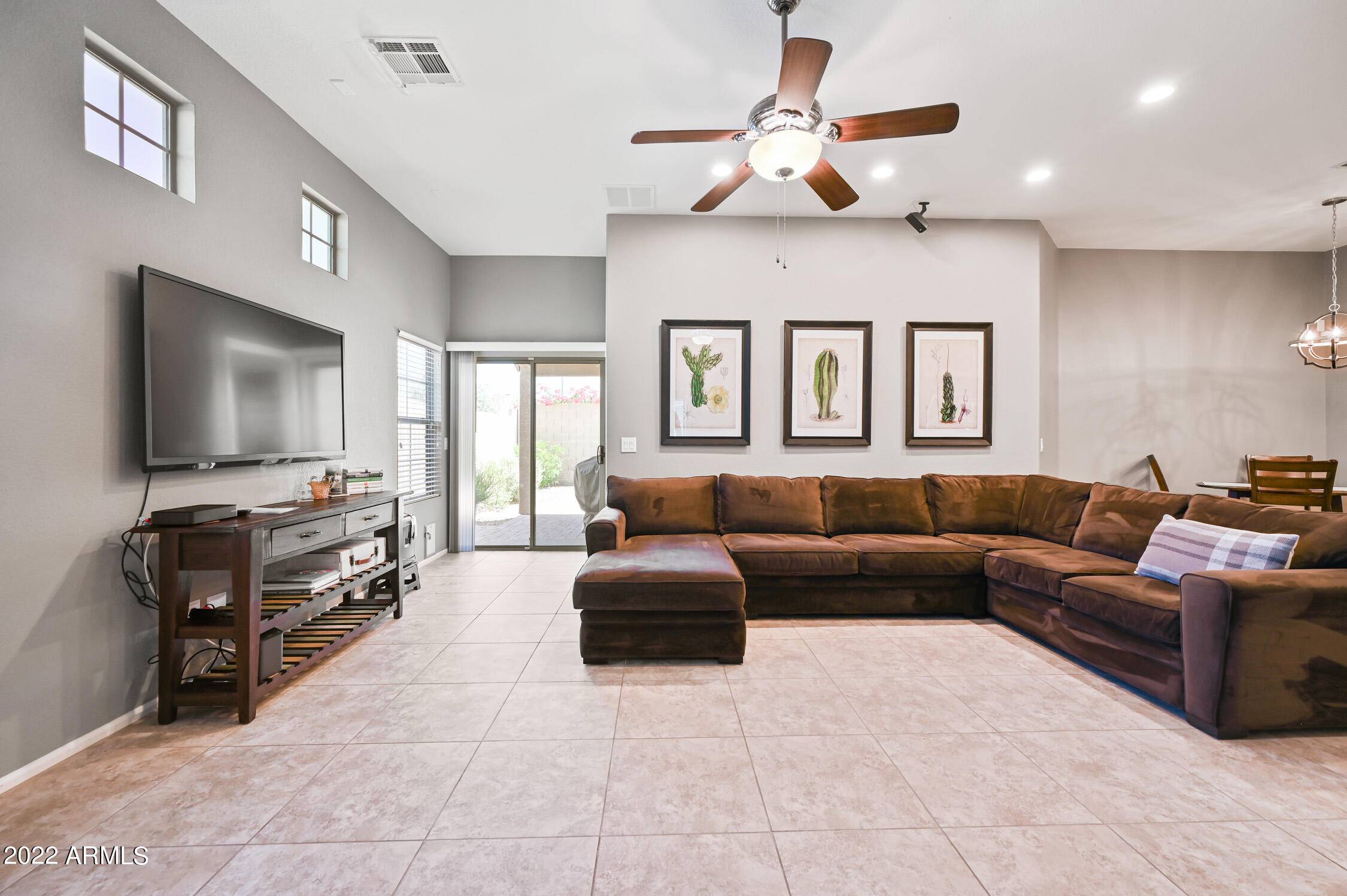 Phoenix, AZ 85024,2725 E MINE CREEK Road #1093