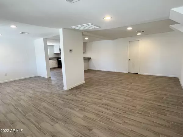 Glendale, AZ 85301,5317 W OCOTILLO Road