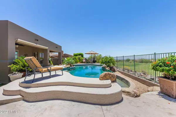 9232 N LONGFEATHER Drive, Fountain Hills, AZ 85268