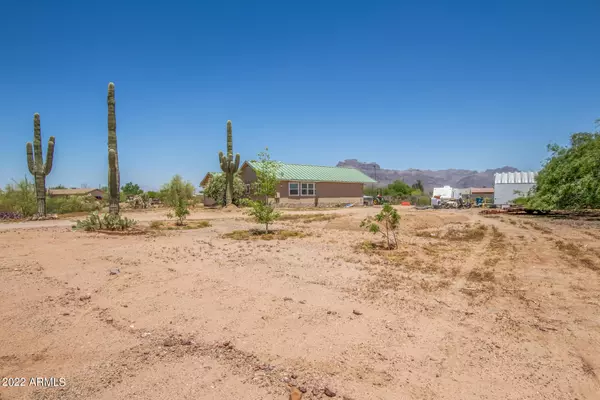 Apache Junction, AZ 85119,611 S VISTA Road