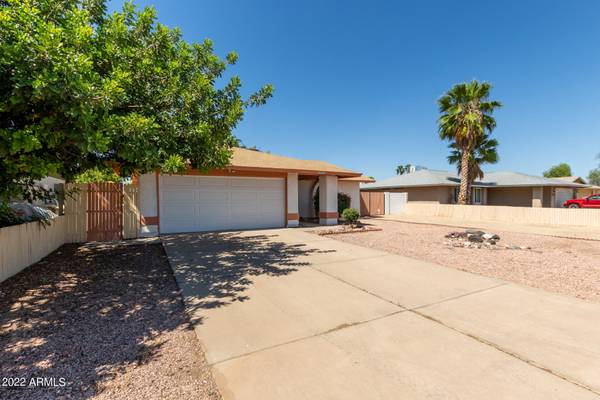 Glendale, AZ 85308,5832 W GROVERS Avenue