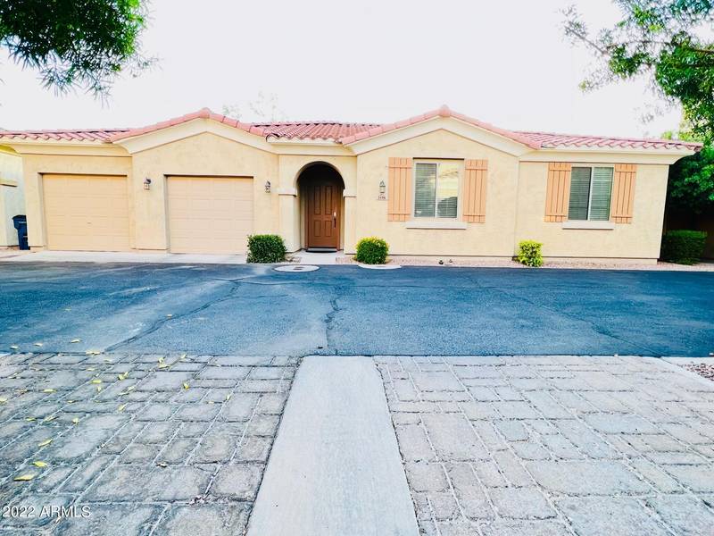 1686 S DESERT VIEW Place, Apache Junction, AZ 85120